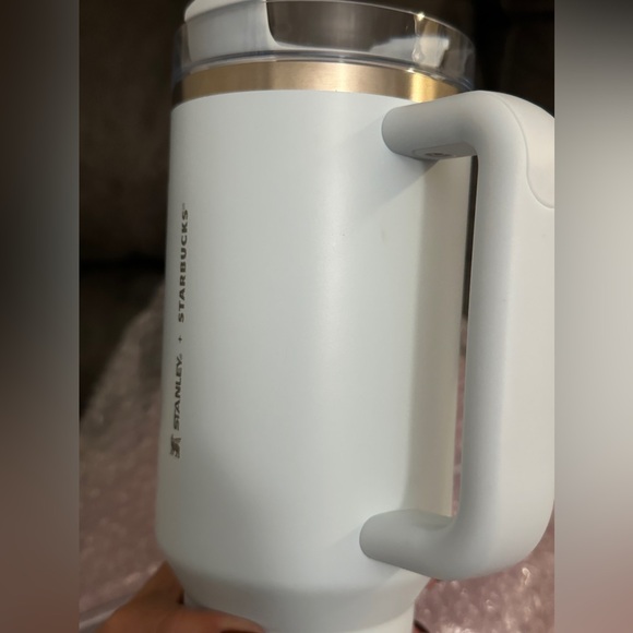 💙NWT💙Starbucks x Stanley Tumbler Quencher Light Blue 40oz - Picture 4 of 9